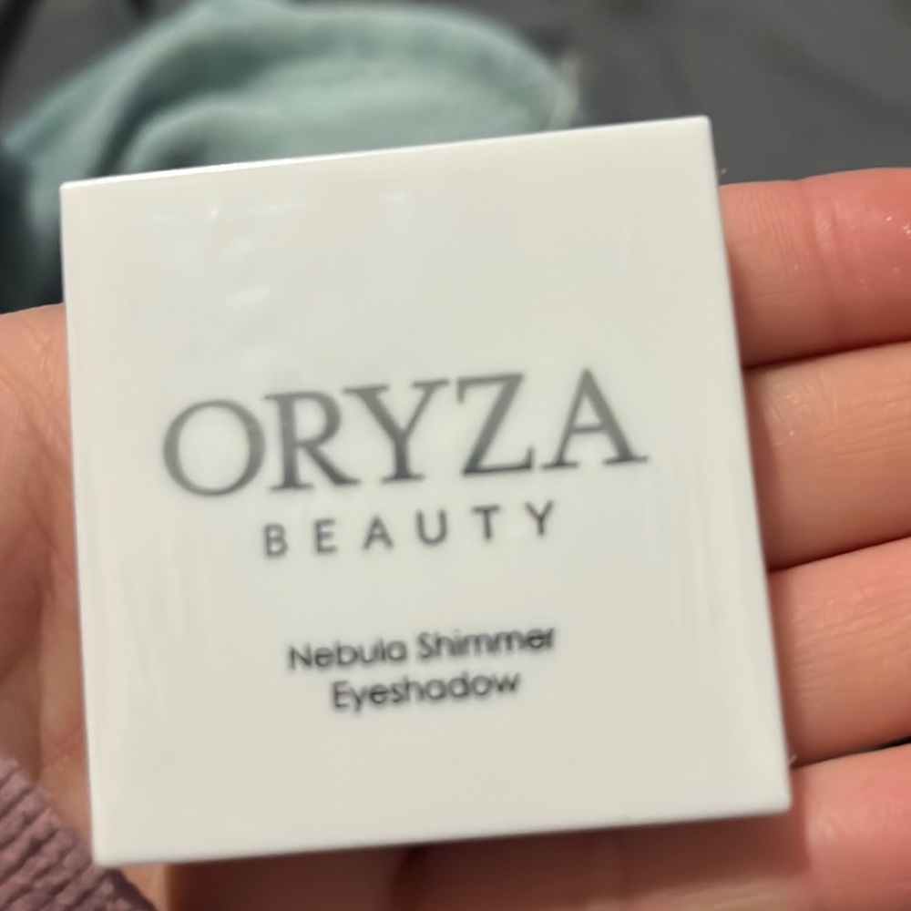 Eye shadow